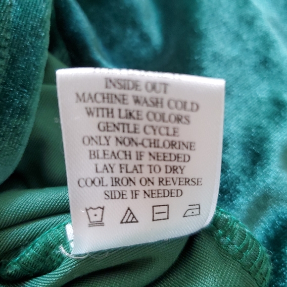 Emerald Green velvet style long sleeve crop top almost famous medium ribbed - Picture 8 of 9